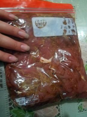 用手揉捏均匀。