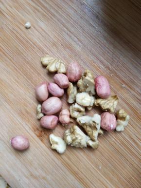 准备核桃花生米