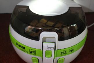 盖上盖子，时间设置20分钟；PS：炸锅不同，时间略有不同