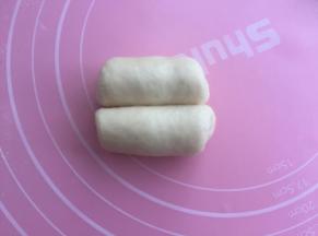 两头一起往中间卷，（注意均匀度）