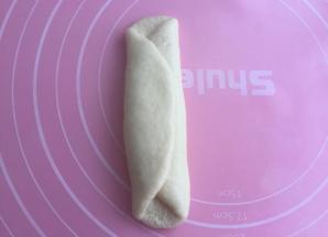 两边往对面折入1/3