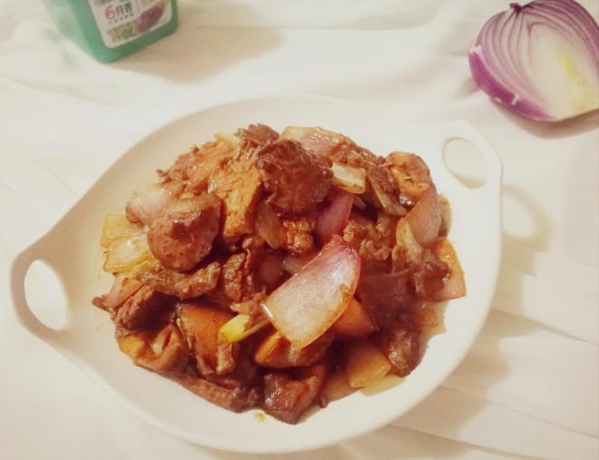 洋葱花菇炒牛肉