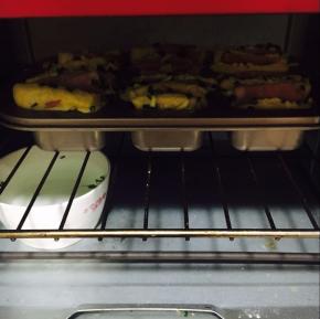 烤箱30度，中层，30分钟。烤箱底部放一碗热水，增加湿度帮助发酵！