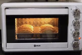 烤箱预热180度，最底层烤30分钟！最后10分钟覆盖锡纸，上色不会太深！