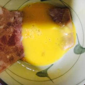 在裹上满满的面包糠