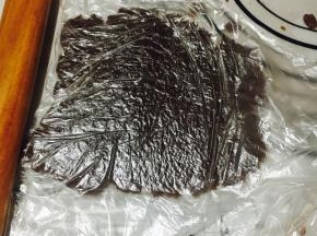 提起保鲜膜覆盖至.学厨12连杯不沾花型蛋挞模具，