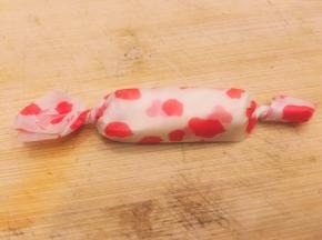 俩头扭起来，扭紧一点