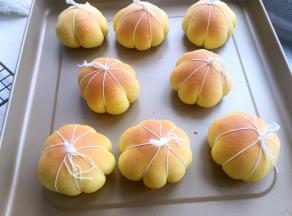 烤箱预热上下火170度，烤18分钟。