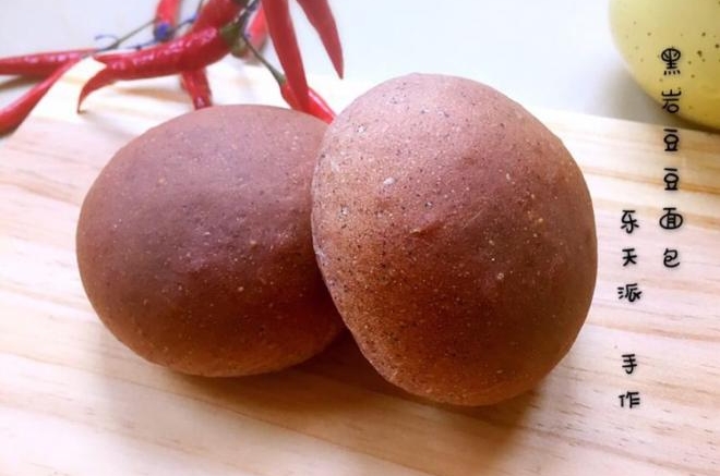 黑岩豆豆面包