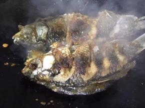 翻面爆香姜蒜材料