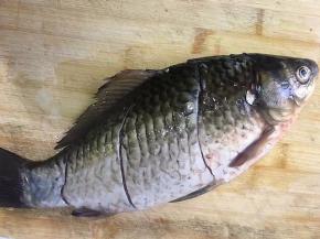 用刀在背后划几刀