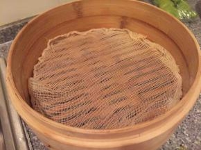 铺上屉布。