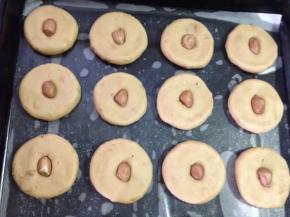 按扁，镶入一颗