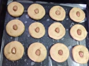 按扁，镶入一颗