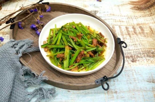 芹菜炒肉丝