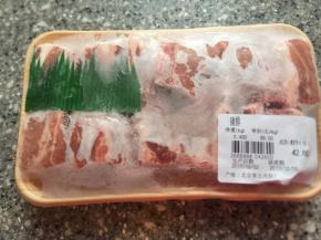 冰鲜猪排骨拿出解冻，一半就可以。