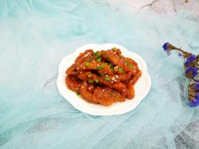 盘中撒上熟芝麻，加点葱花，颜色更好看！