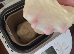 面团材料揉出薄膜，发酵到2-3倍
