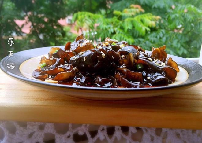 凉拌黑木耳