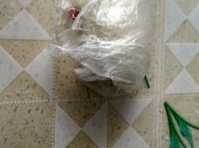 揉到光滑，盖上保鲜膜，醒面10分钟。