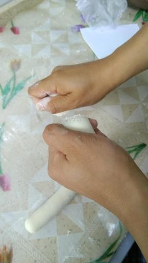 向下的突然用力法。不要犹豫，不要害怕，勇敢的下去。