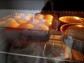 7.	烤箱预热200度，中层，上下火，190度，烤22分钟出炉。