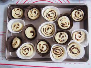 发酵中至1.5倍大，烤箱预热至180度，中层上下火，15分钟左右即可。