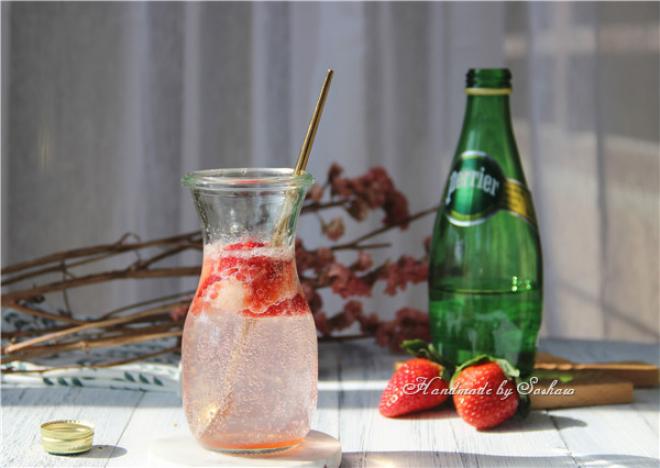 草莓苏打水