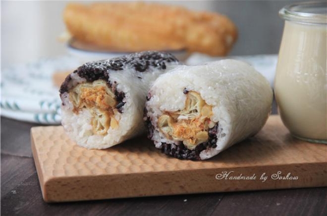 黑米糯米饭团