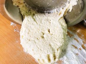 面粉发好了如絮状。