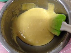 搅拌均匀至无面粉颗粒