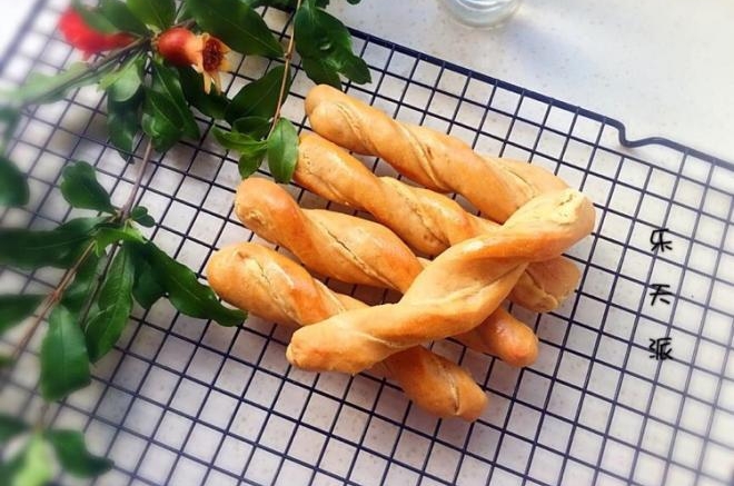 红糖莲蓉扭扭棒