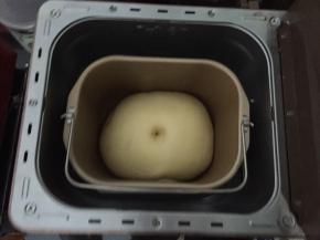 发酵到两倍大，戳洞不回缩即可