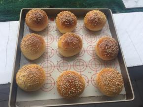 出炉冷却，上色后盖上锡纸，我的上色有点深