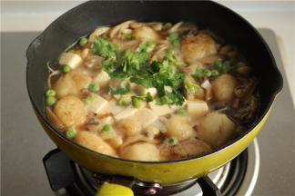 加香菜碎，就做好了。