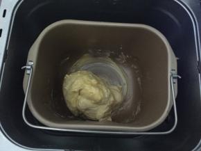 加入软化好的黄油，和面30分钟