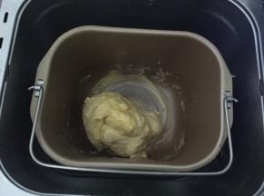 加入软化好的黄油，和面30分钟
