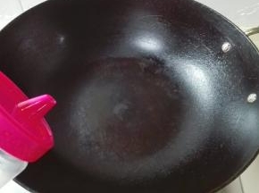 到适量食用油