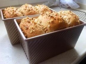 180度烤40分钟。（适当时候盖锡纸）