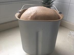 然后和其余面团材料揉到完全阶段。发酵到3倍