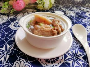 时间到，放鸡精，胡椒粉，香葱，可以美美的享用啦！