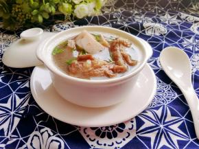 再来一张，和家人一起，喝着美味的排骨藕汤，是一件多么幸福的事呀！