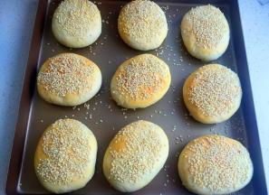 烤箱预热上下火180度，烤20--25分钟