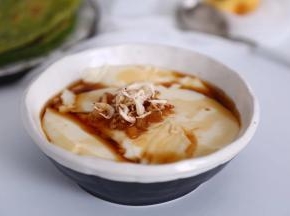 根据自己的口味加上佐料就可以开吃了，口感真的太棒了，细嫩爽滑。赶紧做起来吧