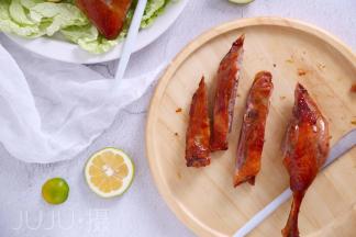 切开看看，肉质鲜嫩，咬一口满嘴流油