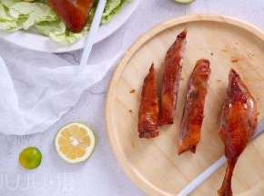 切开看看，肉质鲜嫩，咬一口满嘴流油