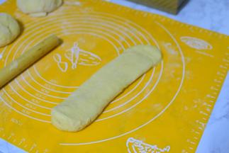 再擀成长条状
