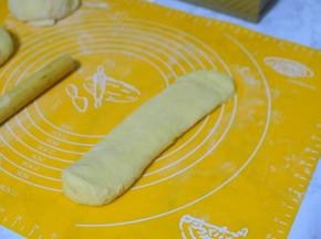 再擀成长条状