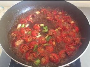 最后加入葱花。