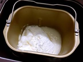 把水油皮材料全放入面包机